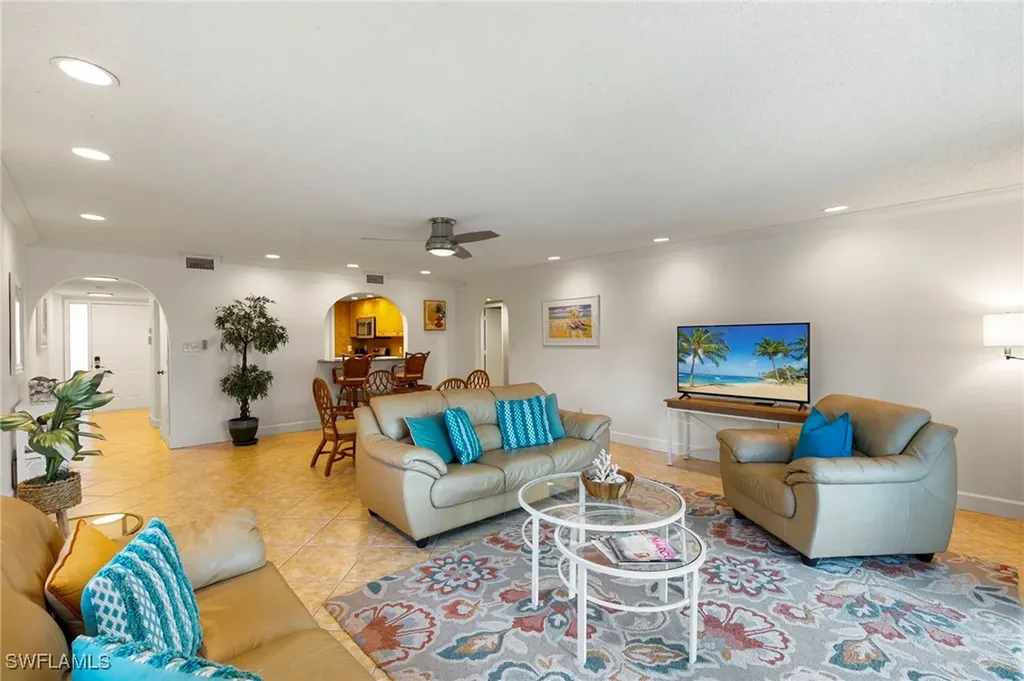960 Swallow Avenue Marco Island FL 34145