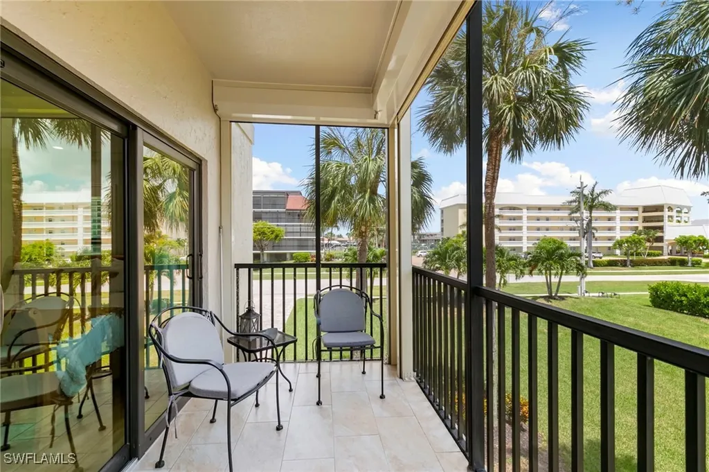 960 Swallow Avenue Marco Island FL 34145