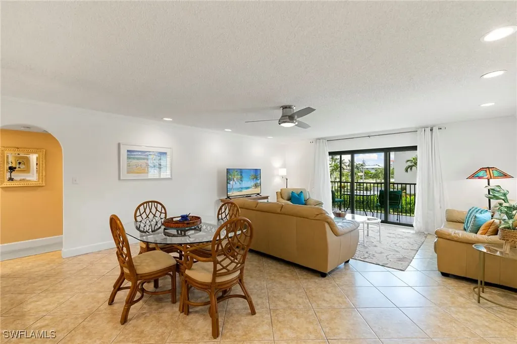 960 Swallow Avenue Marco Island FL 34145