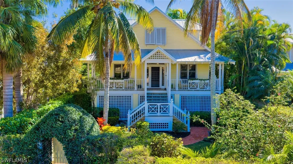 Naples FL, 756 8TH Avenue S