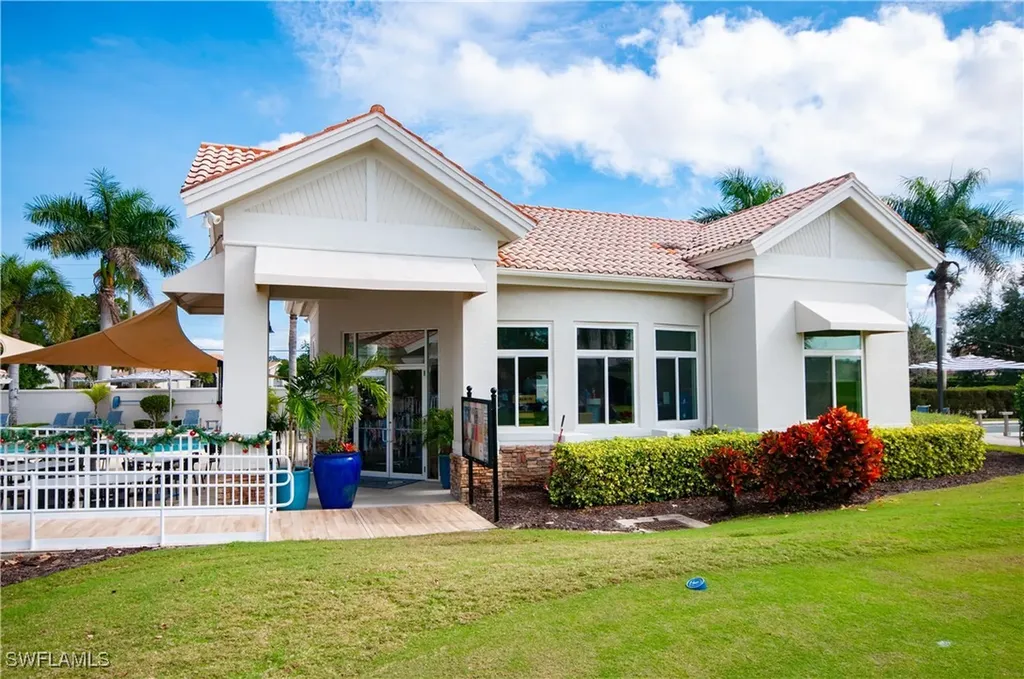 10020 Heather Lane Naples FL 34119