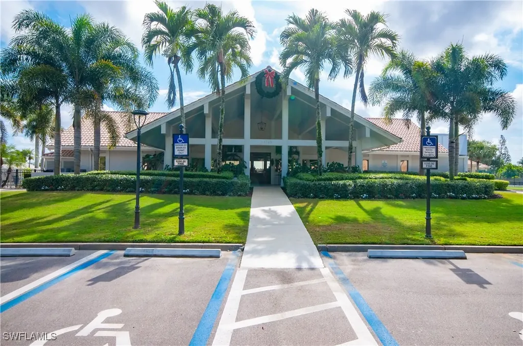 10020 Heather Lane Naples FL 34119