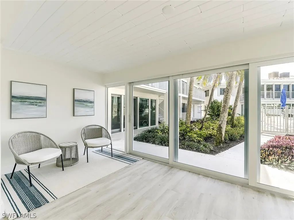 354 Harbour Drive Naples FL 34103