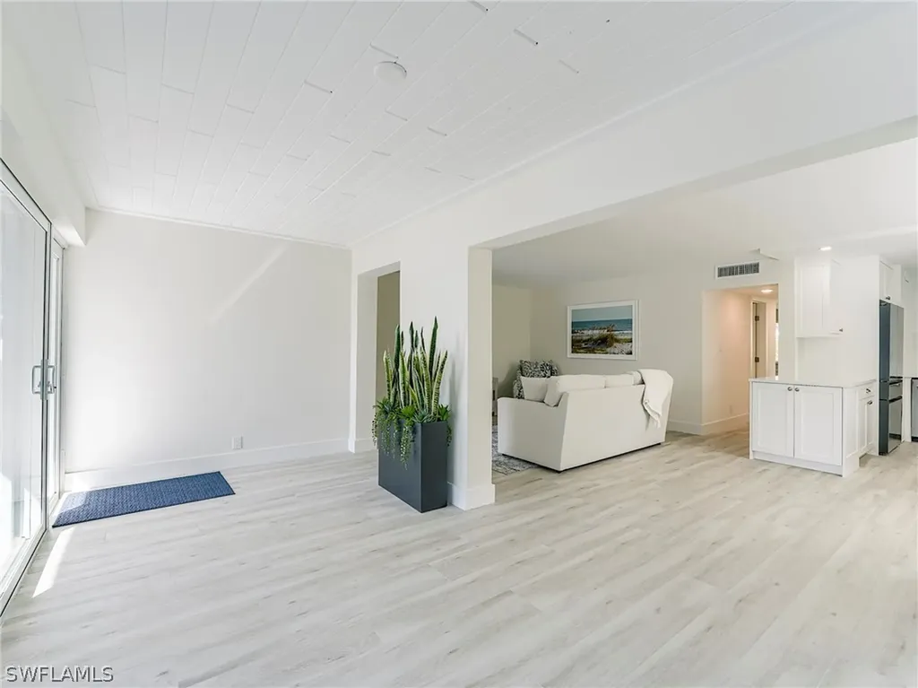 354 Harbour Drive Naples FL 34103