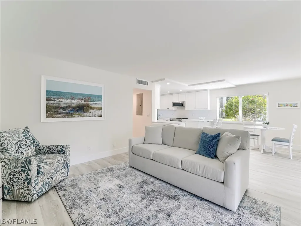 354 Harbour Drive Naples FL 34103