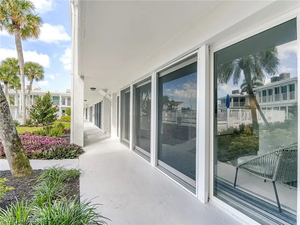 354 Harbour Drive Naples FL 34103