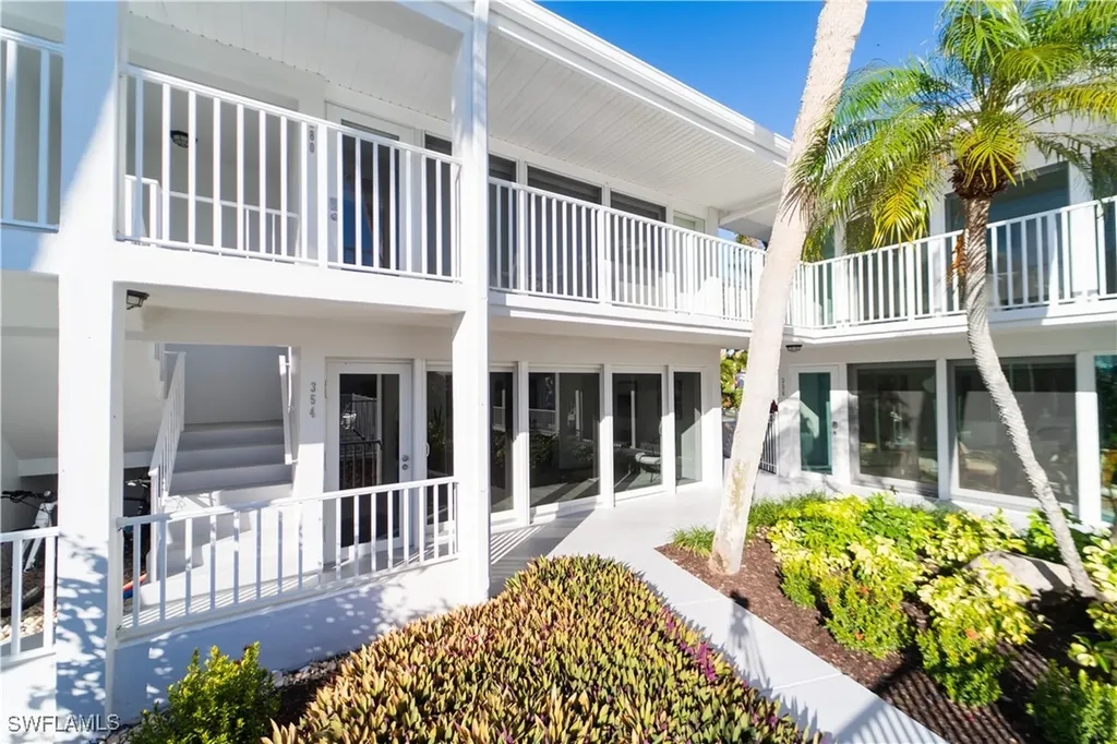 354 Harbour Drive Naples FL 34103