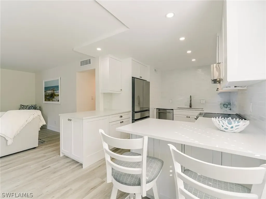 354 Harbour Drive Naples FL 34103