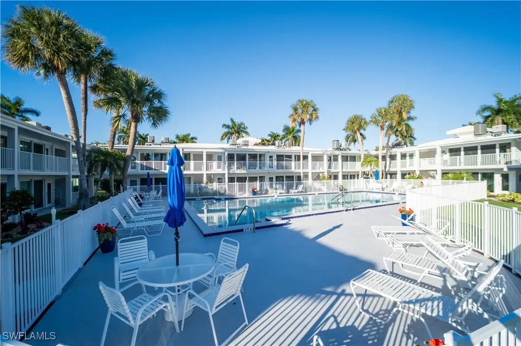 354 Harbour Drive Naples FL 34103