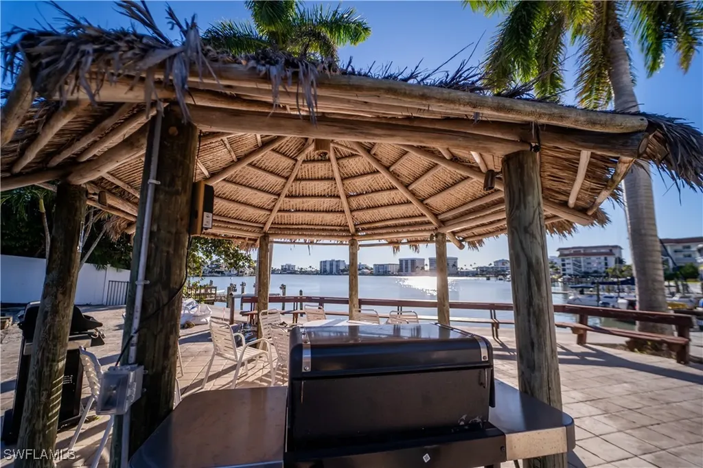 354 Harbour Drive Naples FL 34103