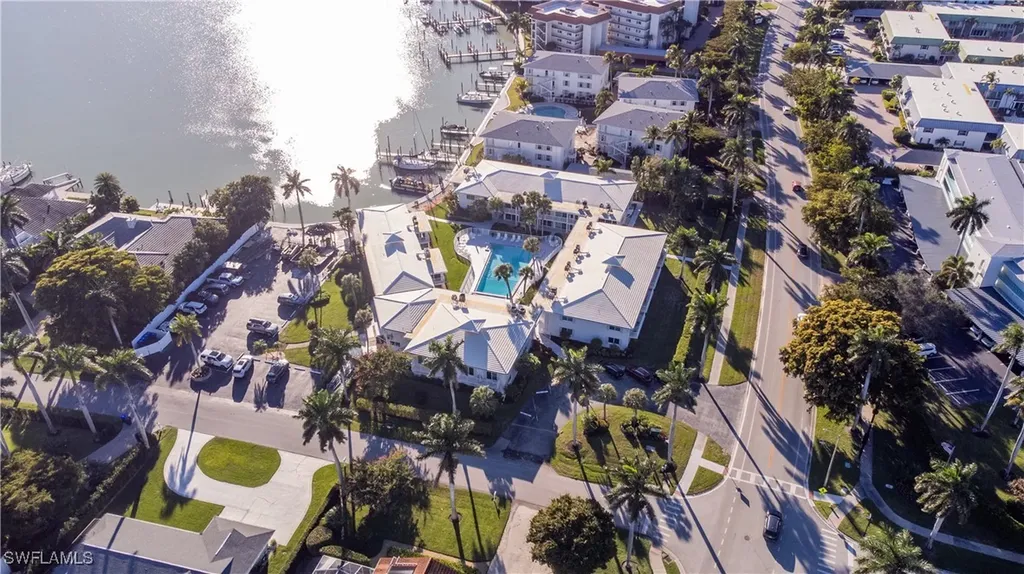 354 Harbour Drive Naples FL 34103