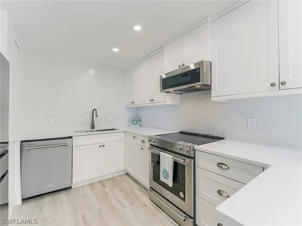 354 Harbour Drive Naples FL 34103