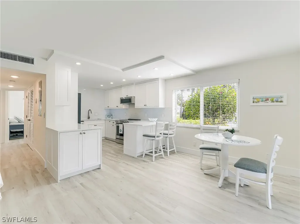 354 Harbour Drive Naples FL 34103