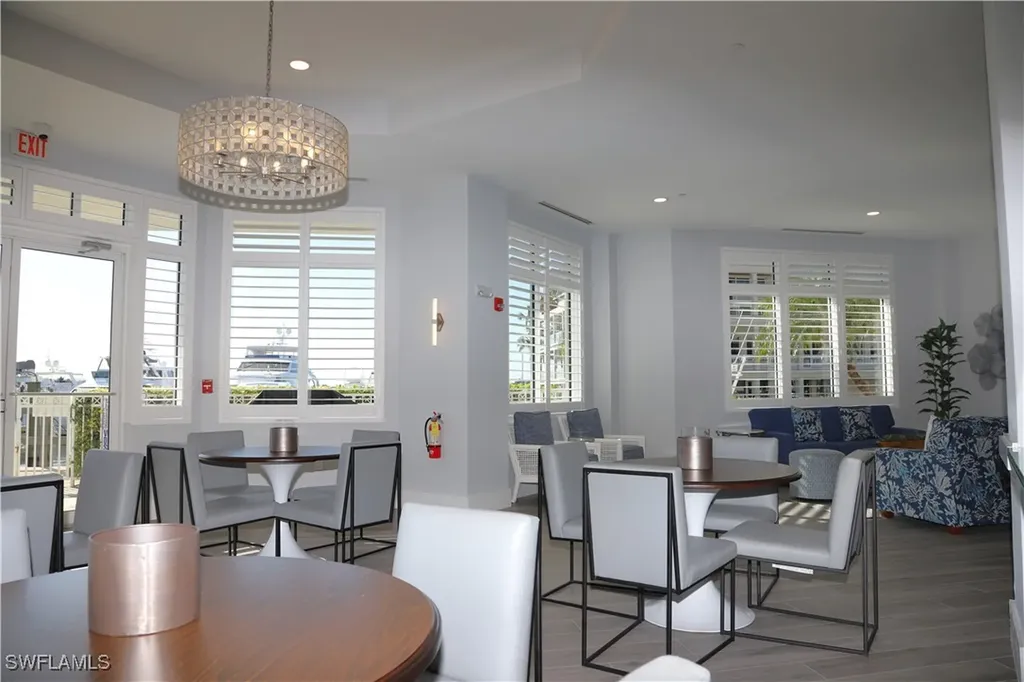 891 10th Street S Naples FL 34102