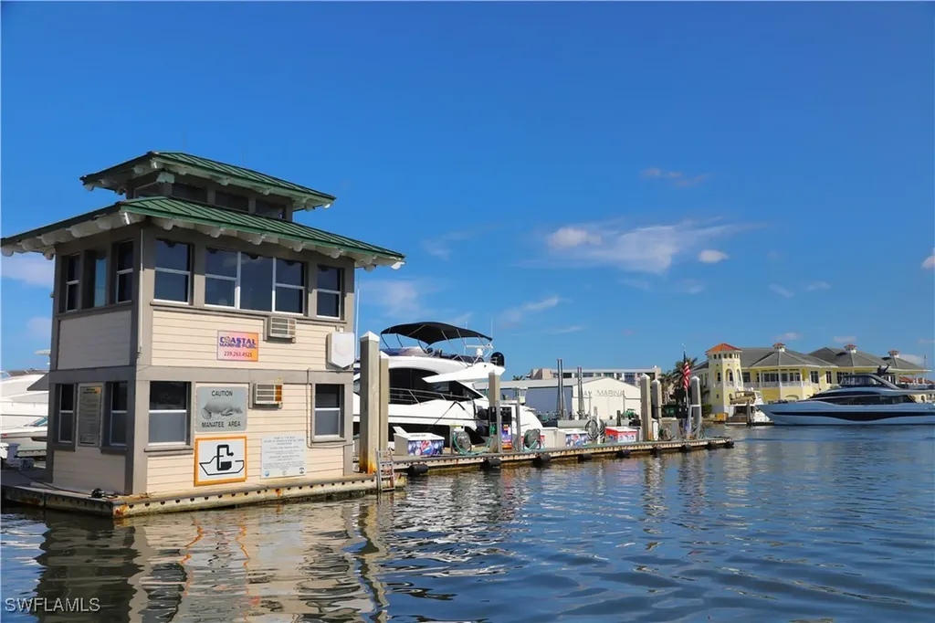 891 10th Street S Naples FL 34102