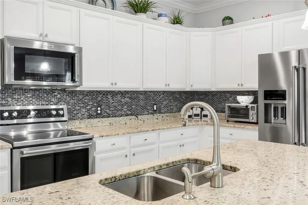 4244 Raffia Palm Circle Naples FL 34119