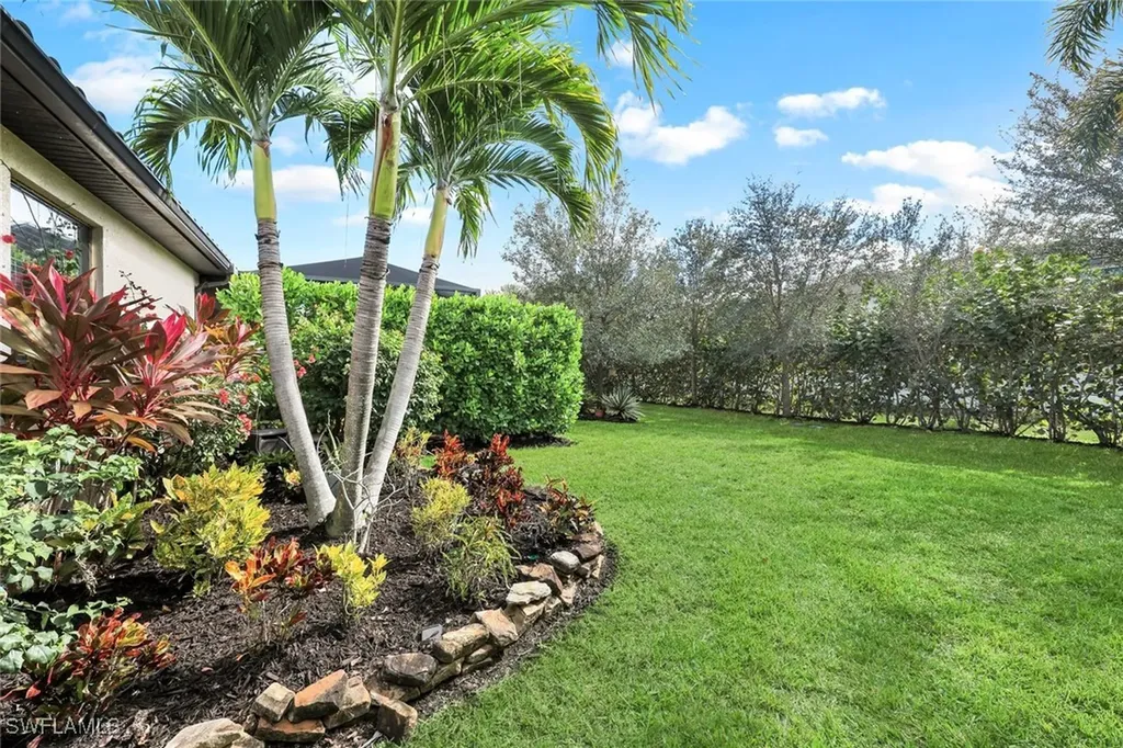 4244 Raffia Palm Circle Naples FL 34119