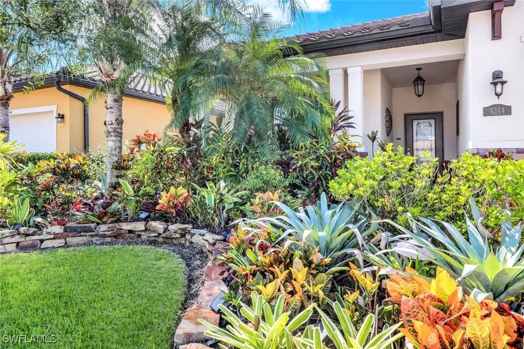 4244 Raffia Palm Circle Naples FL 34119