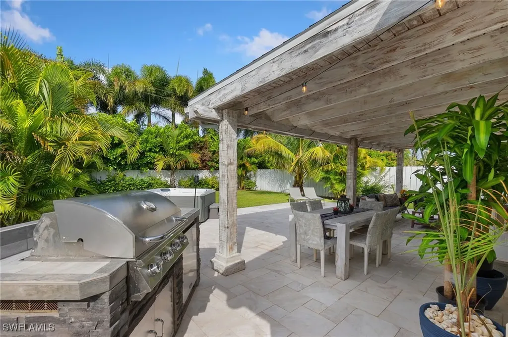 771 94th Avenue N Naples FL 34108