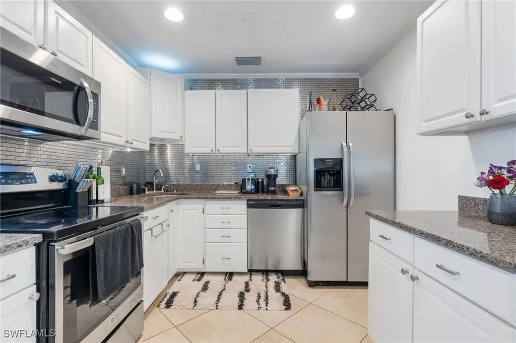 771 94th Avenue N Naples FL 34108
