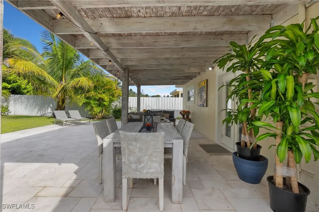 771 94th Avenue N Naples FL 34108