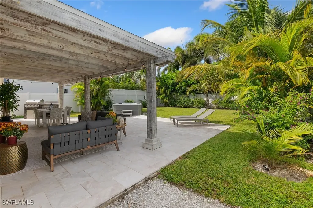 771 94th Avenue N Naples FL 34108