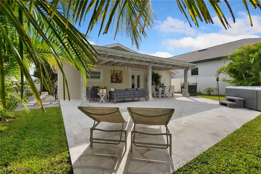 771 94th Avenue N Naples FL 34108