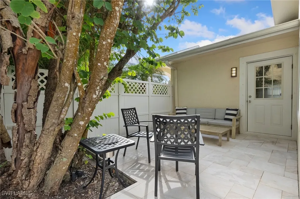 771 94th Avenue N Naples FL 34108