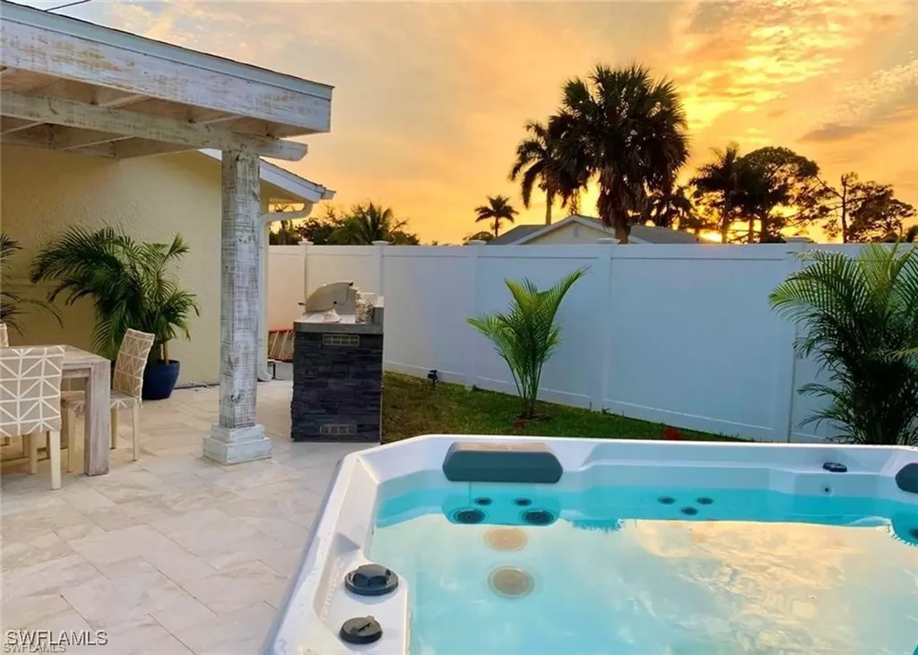 771 94th Avenue N Naples FL 34108