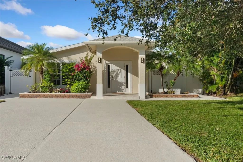 771 94th Avenue N Naples FL 34108