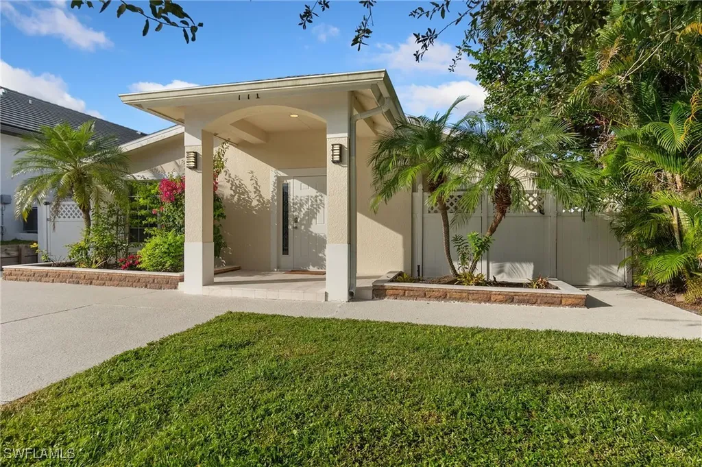 771 94th Avenue N Naples FL 34108