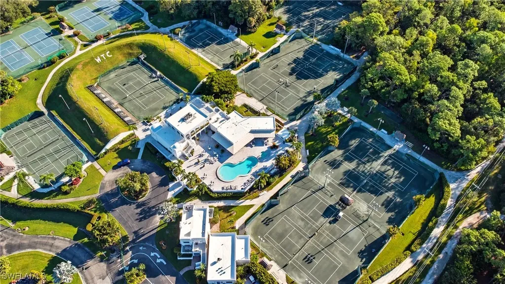 3605 Corinthian Way Naples FL 34105
