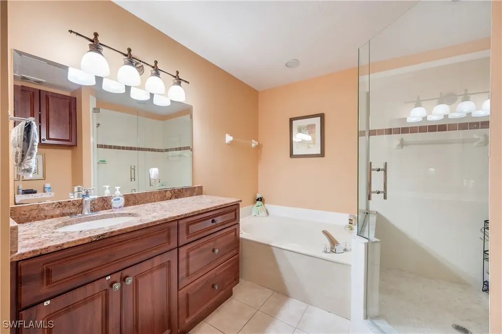 6810 Huntington Lakes Circle Naples FL 34119