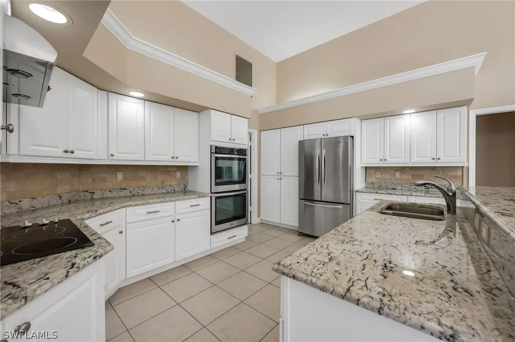 968 Spanish Moss Trail Naples FL 34108