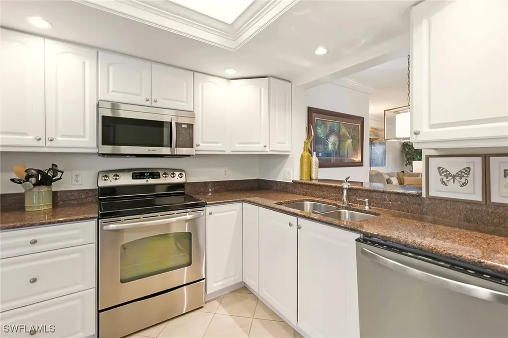 571 Serendipity Drive Naples FL 34108