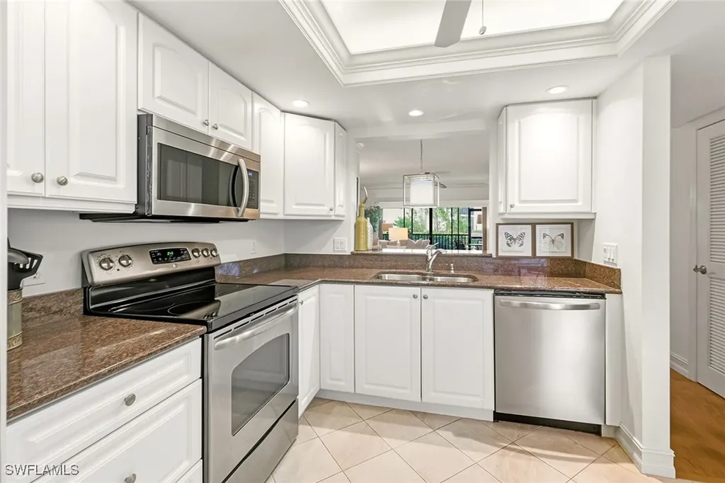 571 E Serendipity Drive Naples FL 34108