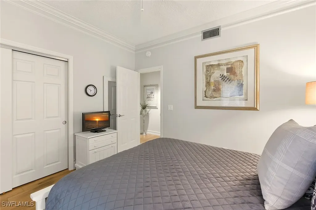 571 E Serendipity Drive Naples FL 34108