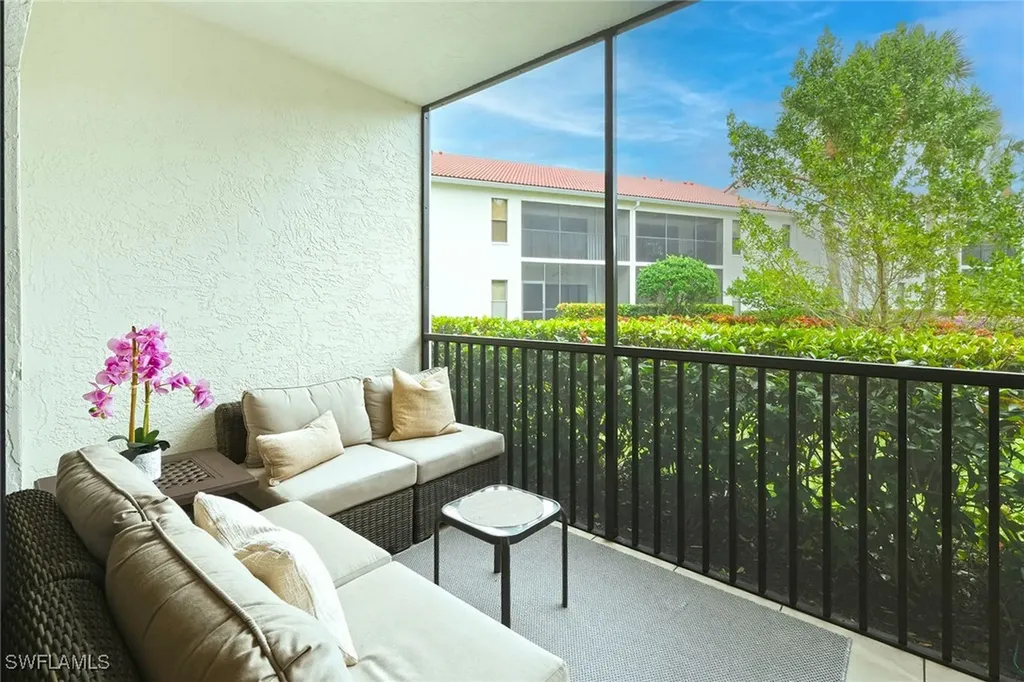 571 E Serendipity Drive Naples FL 34108