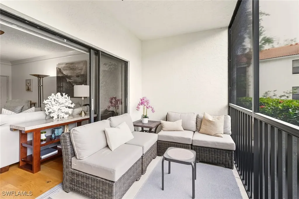 571 E Serendipity Drive Naples FL 34108