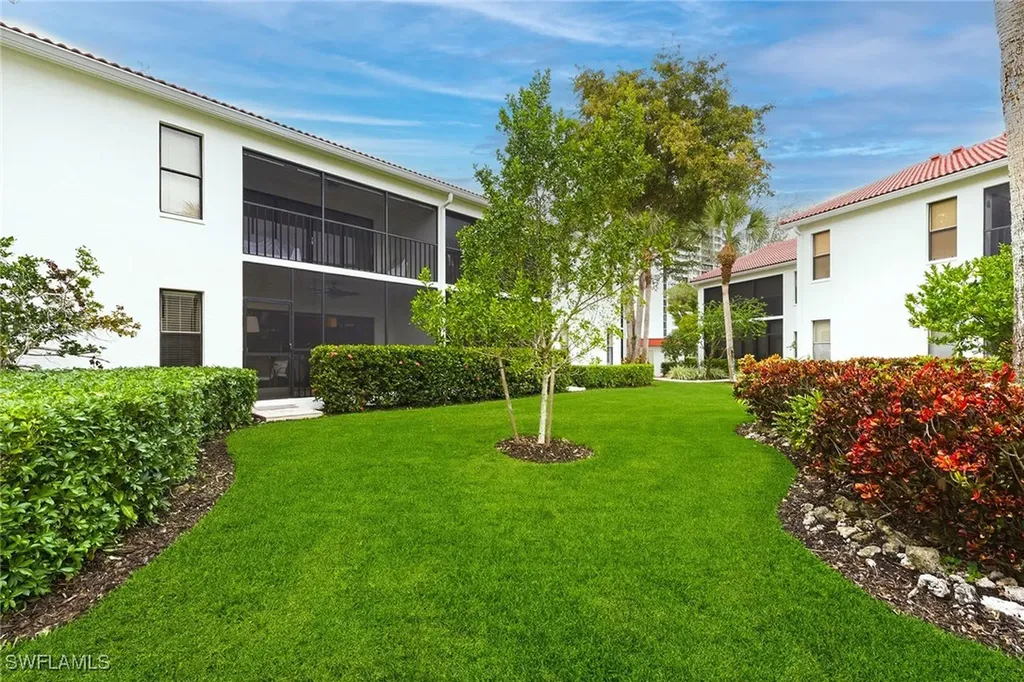 571 E Serendipity Drive Naples FL 34108