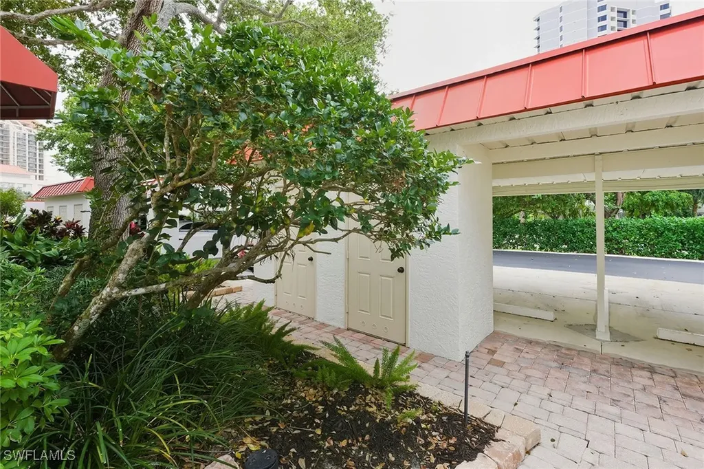 571 Serendipity Drive Naples FL 34108