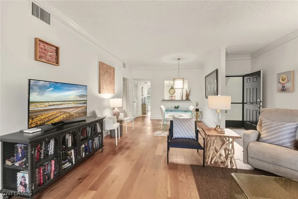 571 Serendipity Drive Naples FL 34108