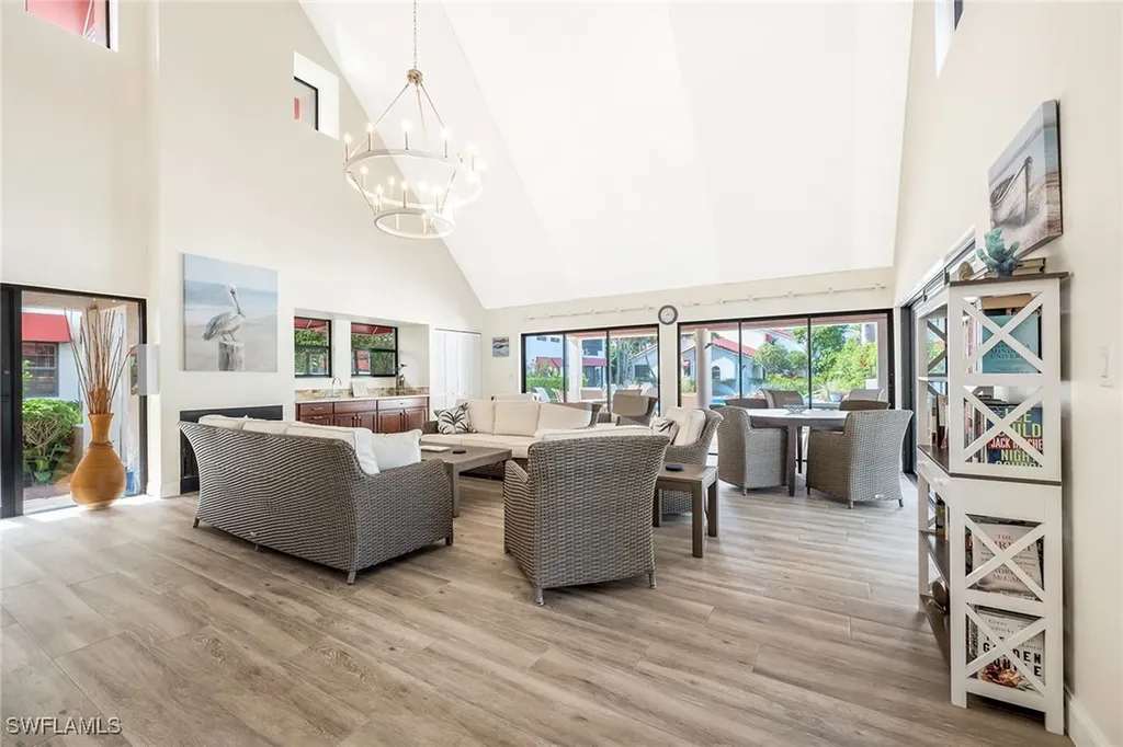 571 E Serendipity Drive Naples FL 34108