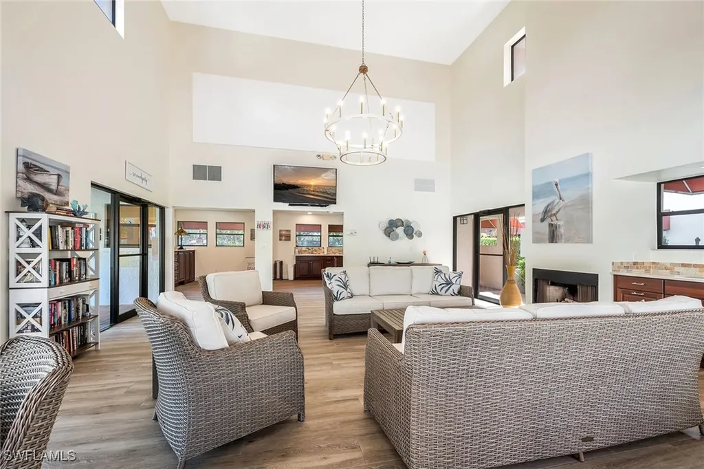 571 E Serendipity Drive Naples FL 34108