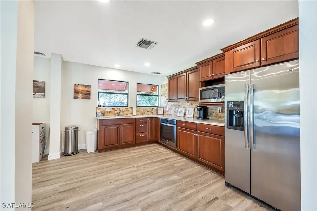 571 Serendipity Drive Naples FL 34108