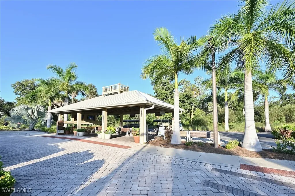 571 E Serendipity Drive Naples FL 34108