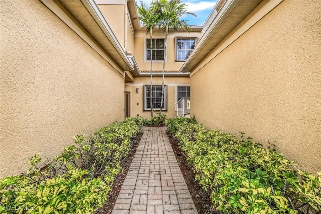 6031 Jonathans Bay Circle Fort Myers FL 33908