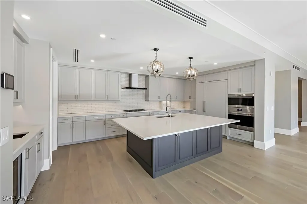 1130 3rd Avenue S Naples FL 34102