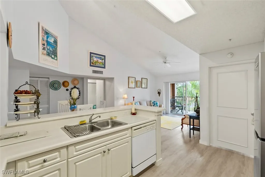 1180 Wildwood Lakes Boulevard Naples FL 34104