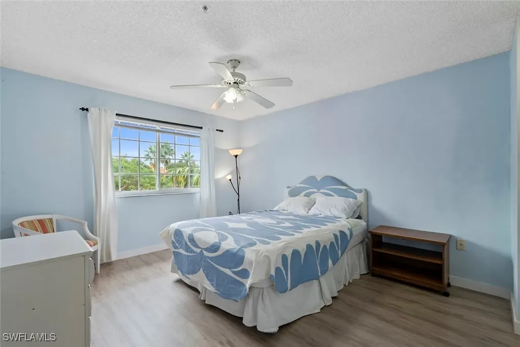 1180 Wildwood Lakes Boulevard Naples FL 34104